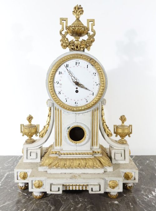 pendule Louis XVI bois sculpté 1